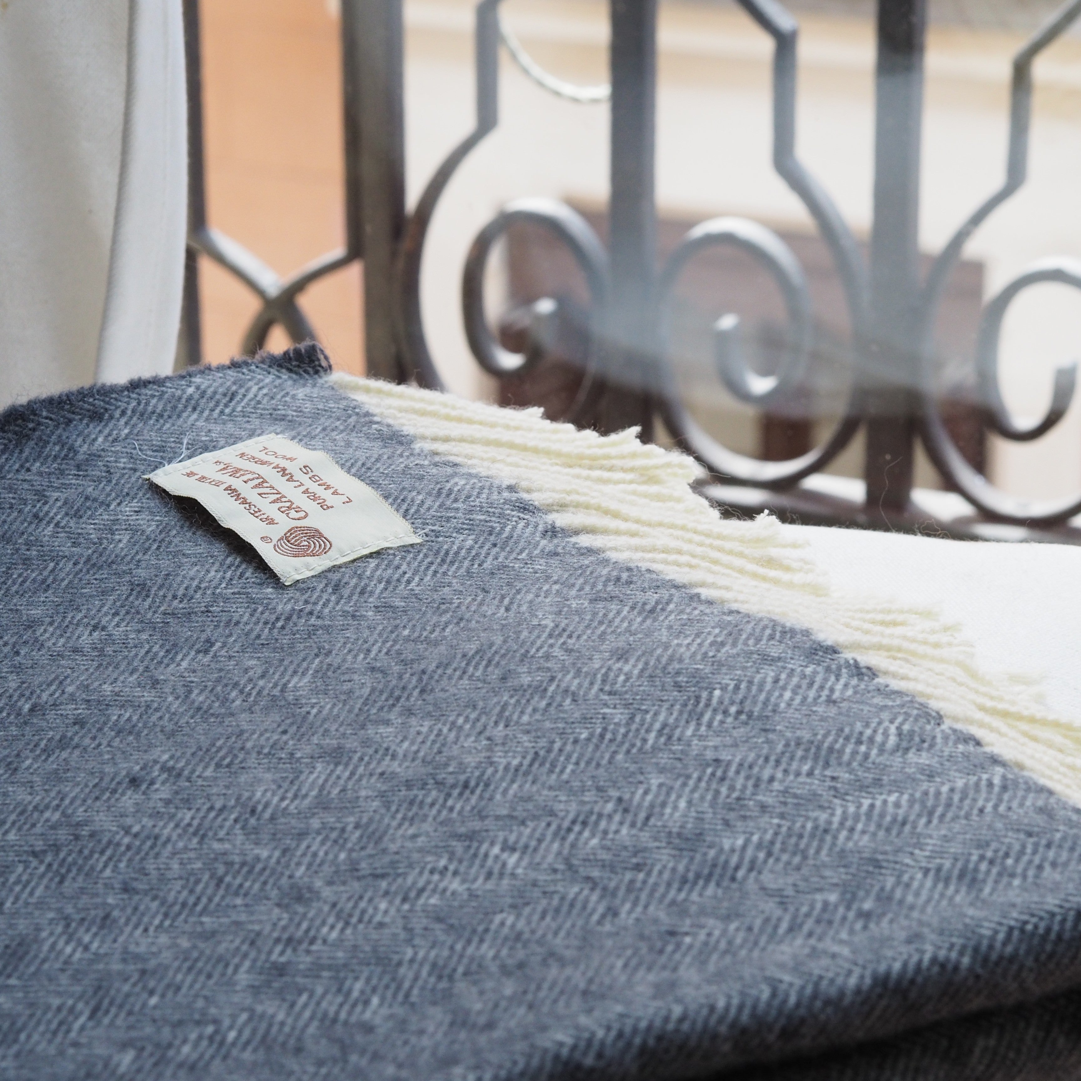 MANTA VIAJE GRIS | GRAZALEMA