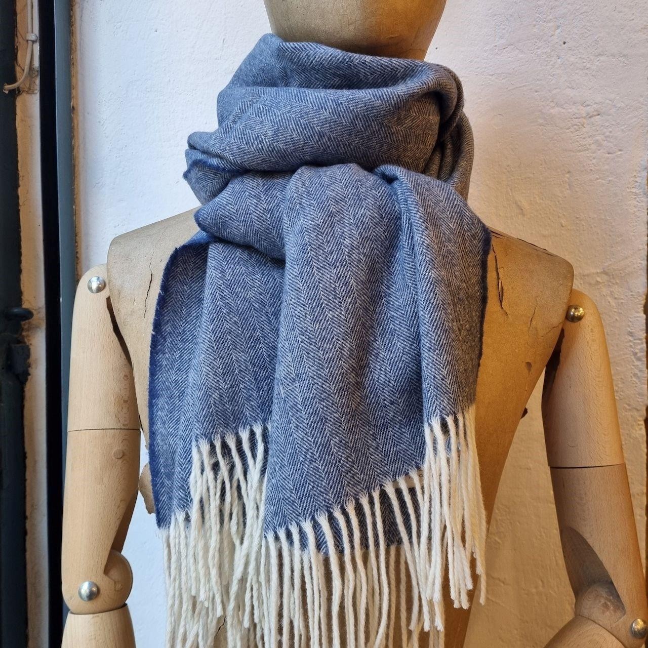 BUFANDA ANCHA AZUL KLEIN | GRAZALEMA