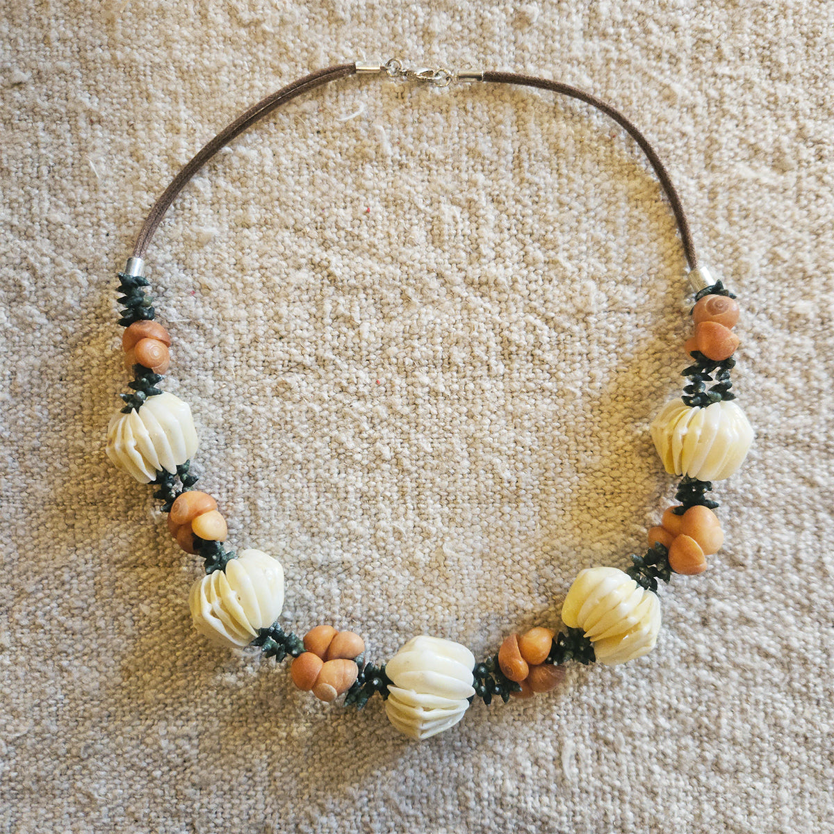 COLLAR BOLAS CONCHITA GALICIA