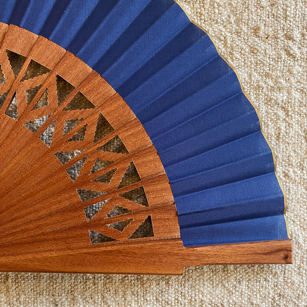 Simple red fan | Valencia