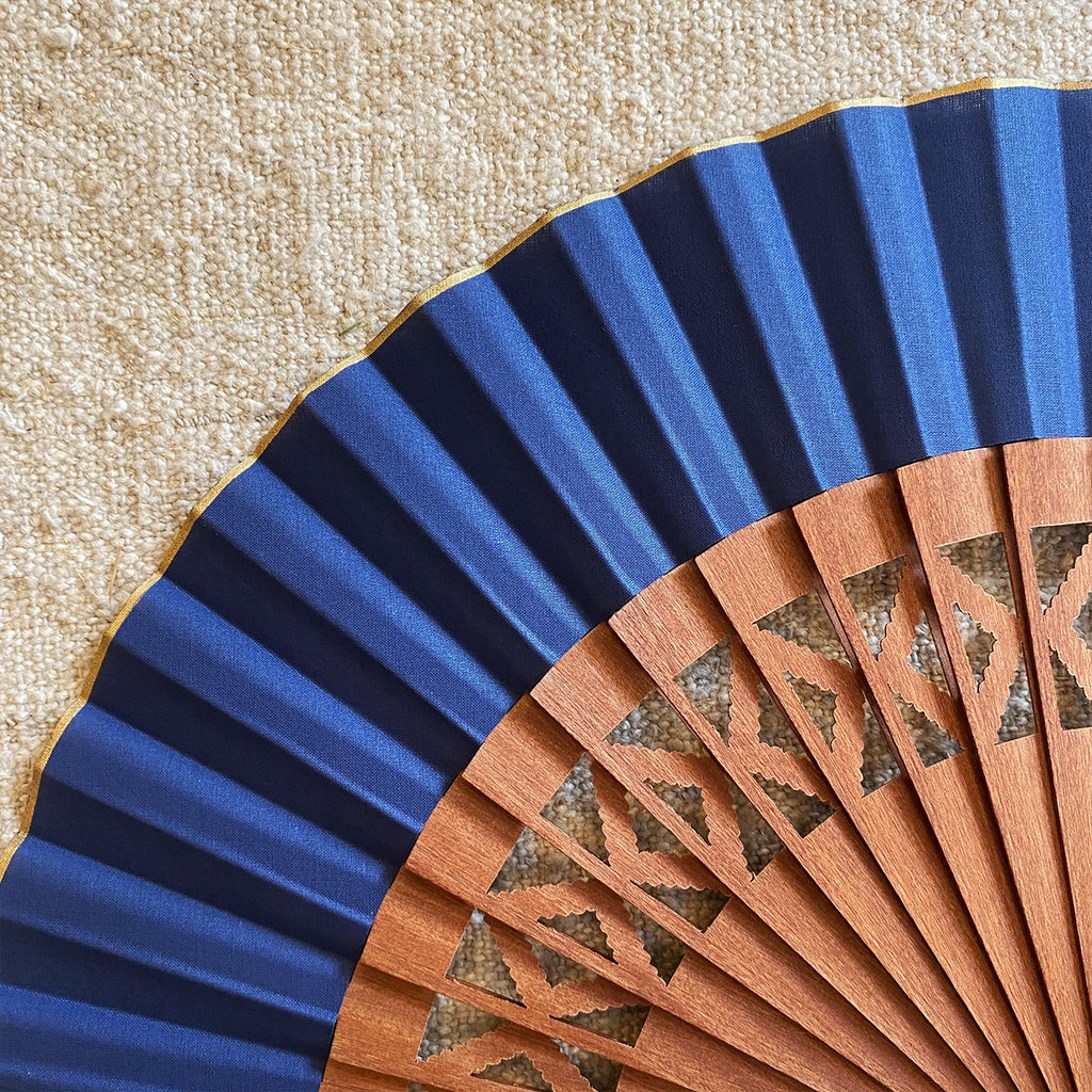 Simple red fan | Valencia