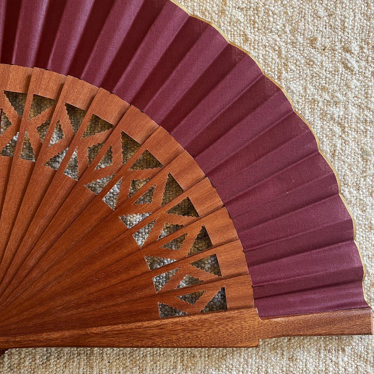 Simple red fan | Valencia