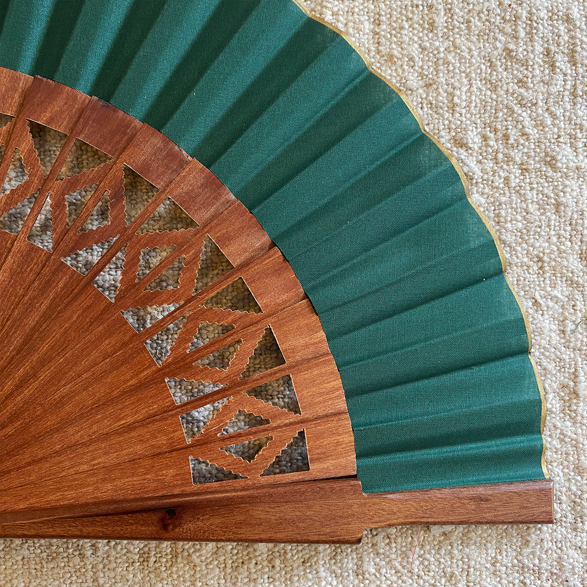 Simple red fan | Valencia