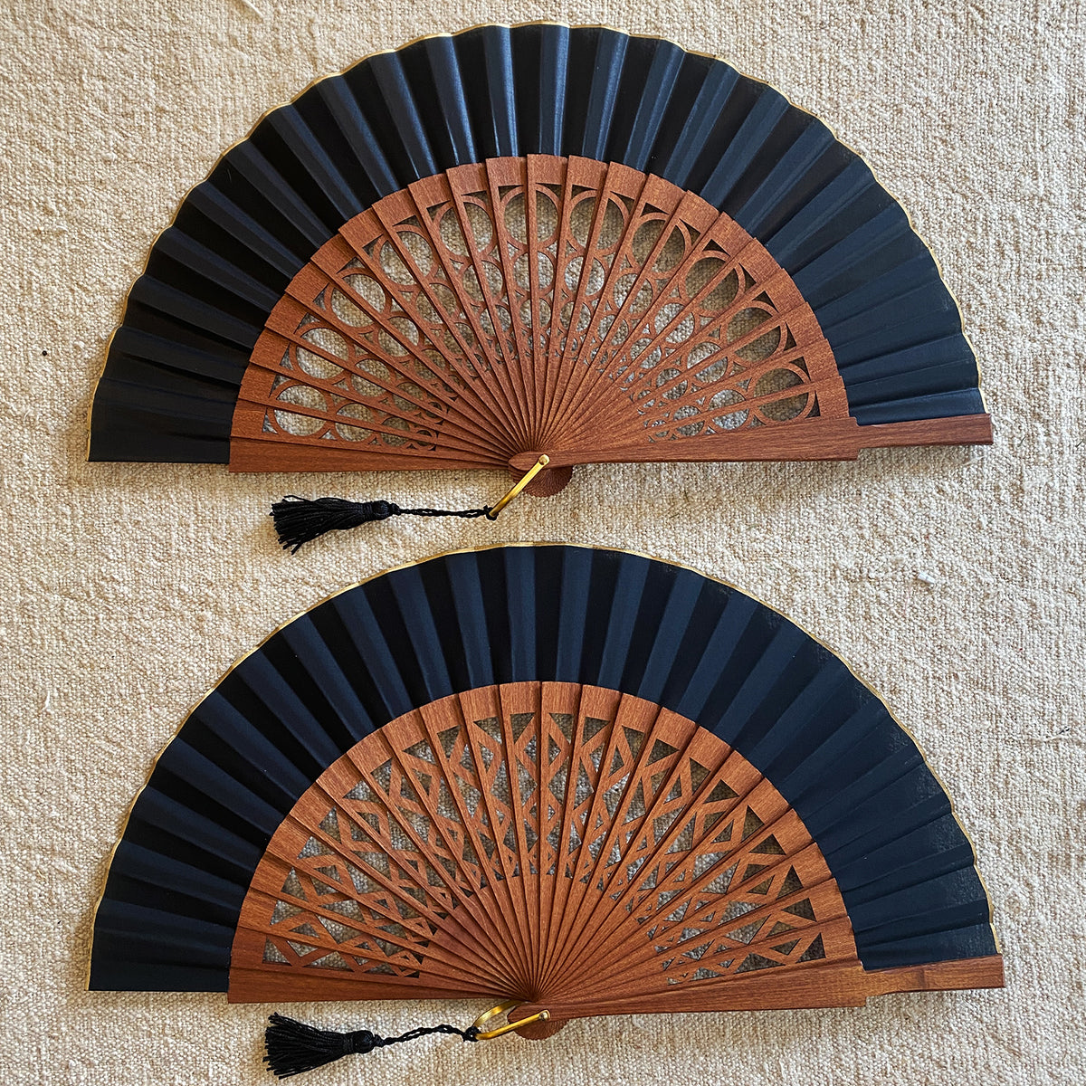 ABANICO TROQUELADO NEGRO | VALENCIA