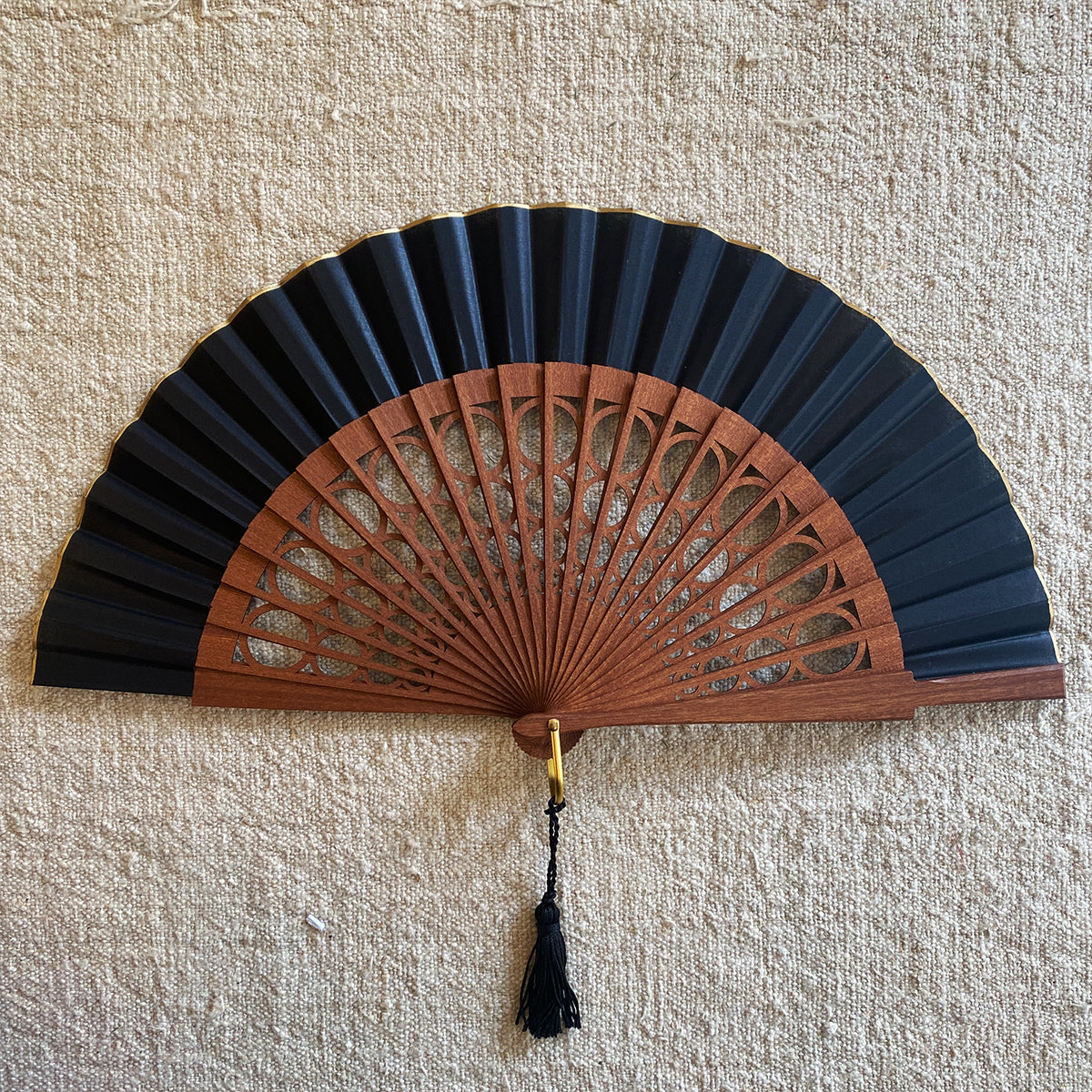 ABANICO TROQUELADO NEGRO | VALENCIA