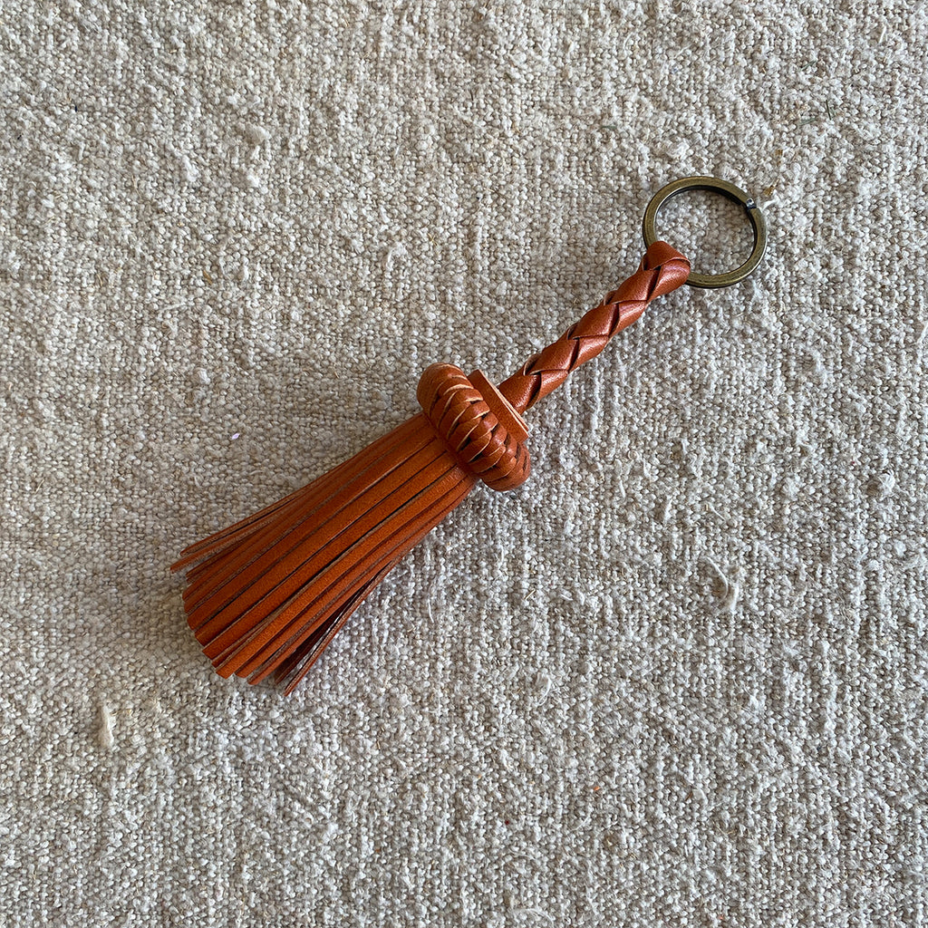 HONEY FRINGE KEYCHAIN | MALLORCA