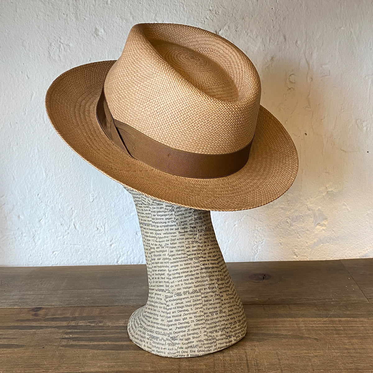 MOCHA HAT WITH 2 COLOR RIBBON V2025