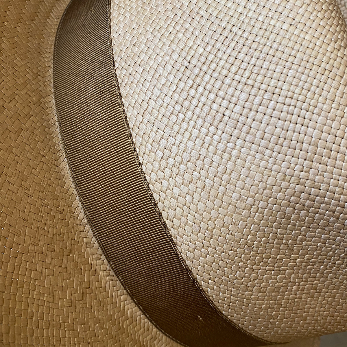 MOCHA HAT WITH 2 COLOR RIBBON V2025