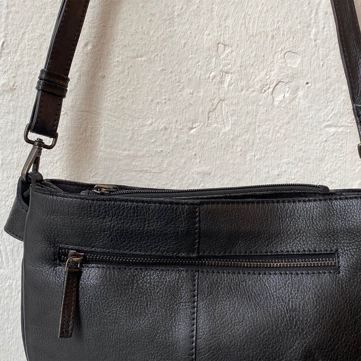 BOLSO SOLAPA NEGRO | CÁDIZ